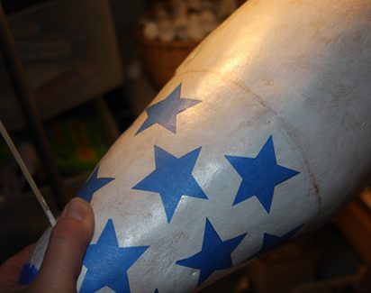 Star stickers smoothed over gourd top